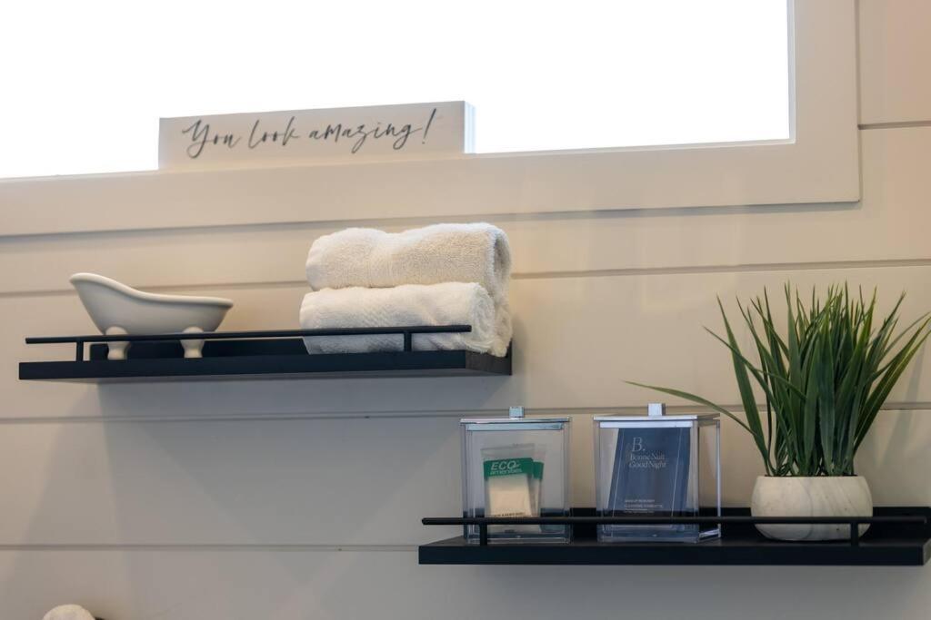 New The Yellow Beacon-Luxury Shipping Container Fredericksburg Ngoại thất bức ảnh