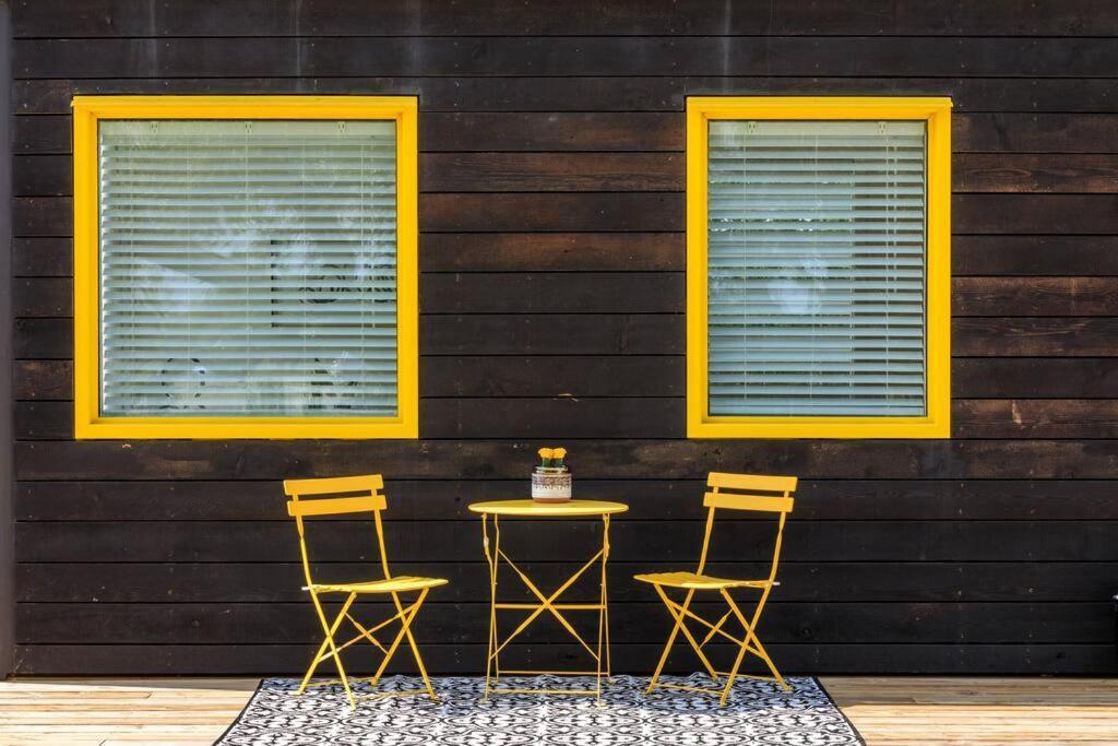 New The Yellow Beacon-Luxury Shipping Container Fredericksburg Ngoại thất bức ảnh