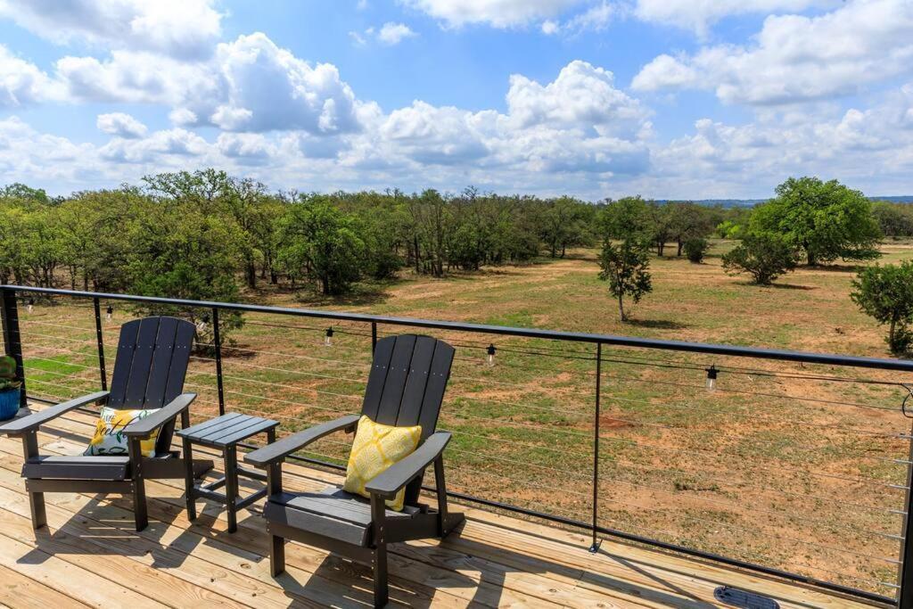 New The Yellow Beacon-Luxury Shipping Container Fredericksburg Ngoại thất bức ảnh