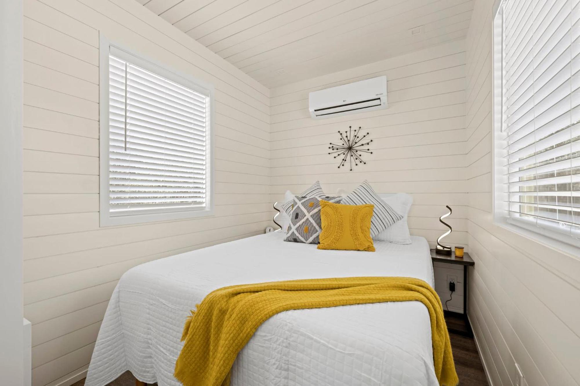 New The Yellow Beacon-Luxury Shipping Container Fredericksburg Ngoại thất bức ảnh